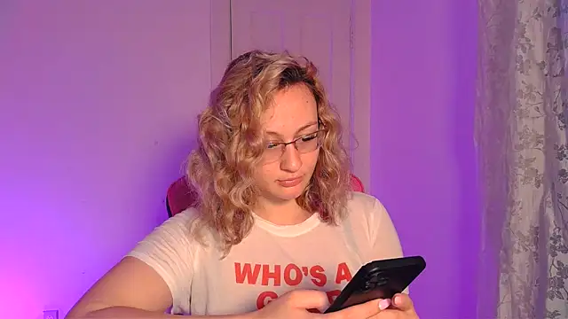 Snapshot of ashleyblaydex chatting on May 15, 12:08 am ashleyblaydex online show from May 15, 12:08 am