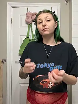 itsbabydashh online show from March 18, 1:02 pm