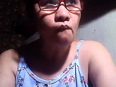 sweetsosie18 online show from May 22, 4:21 am