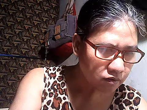 Snapshot of sweetsosie18 chatting on June 11, 3:25 am sweetsosie18 online show from June 11, 3:25 am