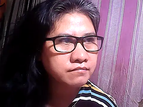 Snapshot of sweetsosie18 chatting on November 19, 4:12 am sweetsosie18 online show from November 19, 4:12 am