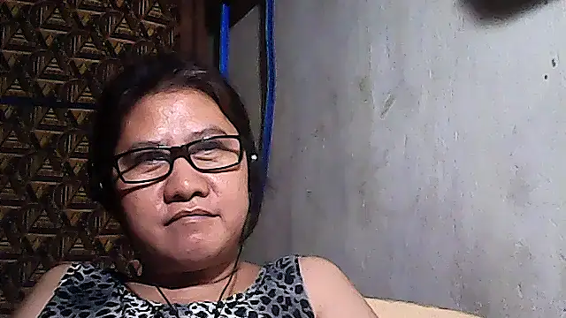 sweetsosie18 online show from March 4, 6:15 pm