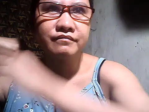 sweetsosie18 online show from May 16, 2:32 am