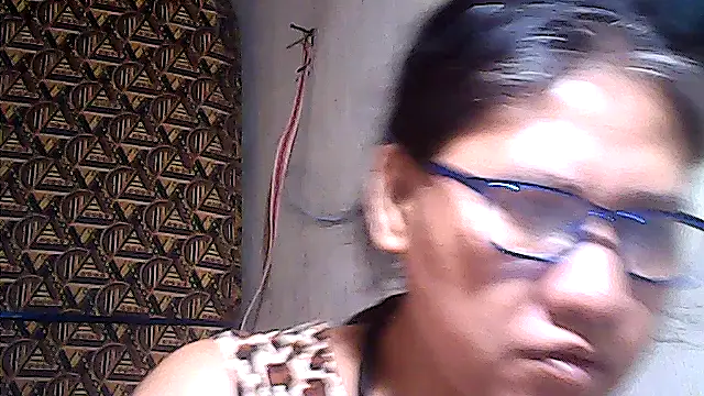 Snapshot of sweetsosie18 chatting on July 8, 11:33 am sweetsosie18 online show from July 8, 11:33 am