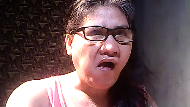 Snapshot of sweetsosie18 chatting on November 30, 10:38 am sweetsosie18 online show from November 30, 10:38 am