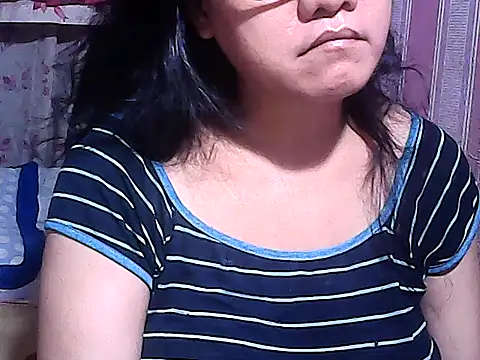 Snapshot of sweetsosie18 chatting on November 21, 6:29 pm sweetsosie18 online show from November 21, 6:29 pm