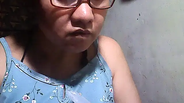 sweetsosie18 online show from April 18, 8:16 am