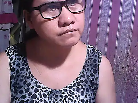 Snapshot of sweetsosie18 chatting on November 12, 11:08 pm sweetsosie18 online show from November 12, 11:08 pm