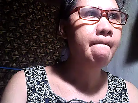 sweetsosie18 online show from May 31, 12:49 am