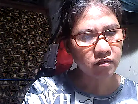 Snapshot of sweetsosie18 chatting on June 3, 1:12 pm sweetsosie18 online show from June 3, 1:12 pm