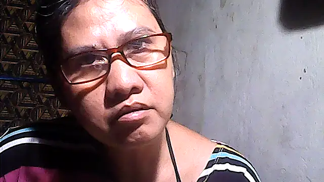 Snapshot of sweetsosie18 chatting on July 14, 10:21 am sweetsosie18 online show from July 14, 10:21 am