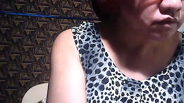 sweetsosie18 online show from May 14, 9:45 pm