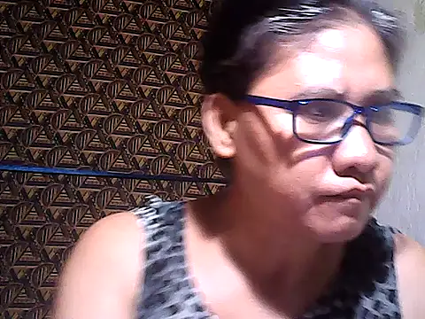Snapshot of sweetsosie18 chatting on July 1, 5:30 am sweetsosie18 online show from July 1, 5:30 am