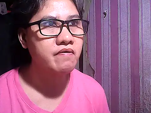 Snapshot of sweetsosie18 chatting on November 4, 8:18 am sweetsosie18 online show from November 4, 8:18 am