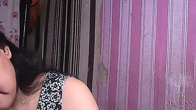 sweetsosie18 online show from September 12, 7:19 am