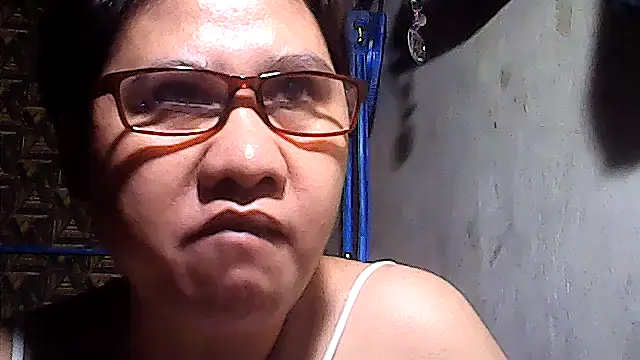 sweetsosie18 online show from April 8, 7:48 pm