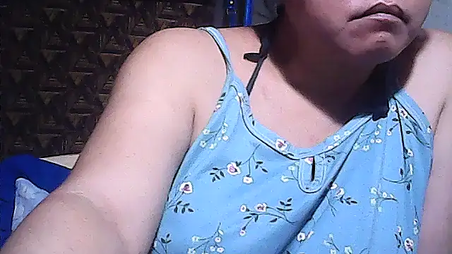 sweetsosie18 online show from April 20, 6:27 am