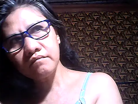 Snapshot of sweetsosie18 chatting on July 4, 12:21 pm sweetsosie18 online show from July 4, 12:21 pm