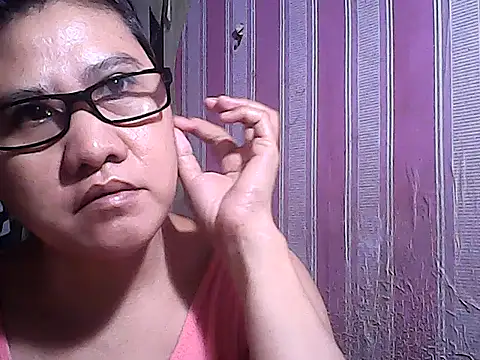 Snapshot of sweetsosie18 chatting on October 29, 7:51 am sweetsosie18 online show from October 29, 7:51 am