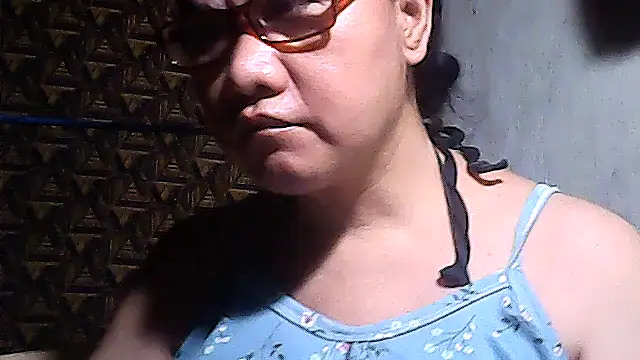 sweetsosie18 online show from April 19, 8:37 am