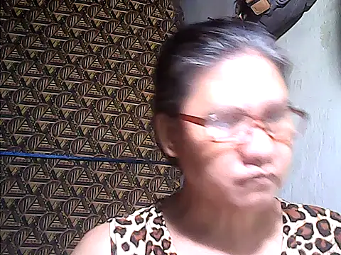 sweetsosie18 online show from May 17, 3:45 pm