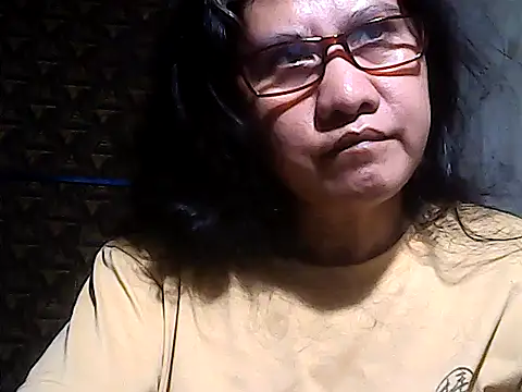 Snapshot of sweetsosie18 chatting on June 6, 1:44 am sweetsosie18 online show from June 6, 1:44 am