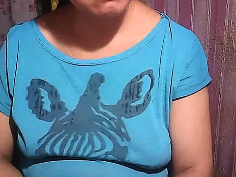 Snapshot of sweetsosie18 chatting on November 10, 11:15 am sweetsosie18 online show from November 10, 11:15 am