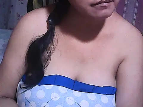 Snapshot of sweetsosie18 chatting on November 23, 10:14 am sweetsosie18 online show from November 23, 10:14 am