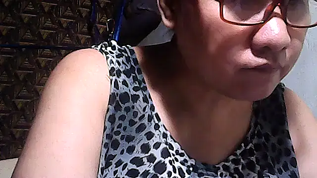 sweetsosie18 online show from April 2, 7:26 am