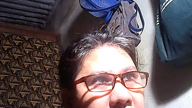 sweetsosie18 online show from April 4, 5:36 am