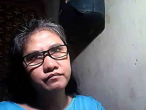 sweetsosie18 online show from December 19, 5:32 am