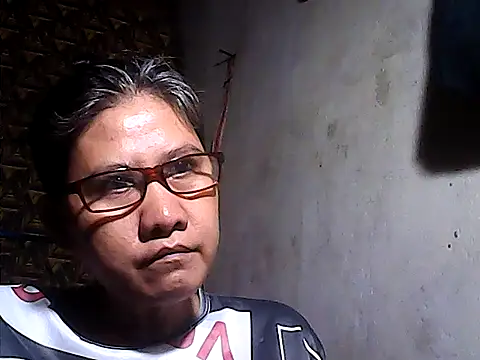 Snapshot of sweetsosie18 chatting on July 17, 4:21 am sweetsosie18 online show from July 17, 4:21 am