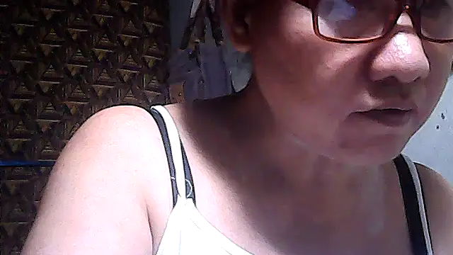 sweetsosie18 online show from May 2, 3:34 am