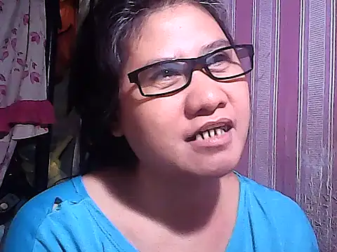 Snapshot of sweetsosie18 chatting on October 23, 11:09 am sweetsosie18 online show from October 23, 11:09 am