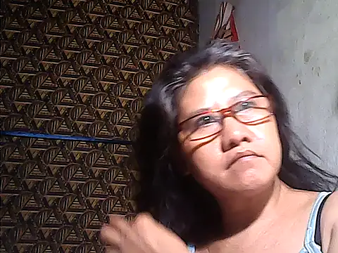 Snapshot of sweetsosie18 chatting on June 9, 12:28 pm sweetsosie18 online show from June 9, 12:28 pm