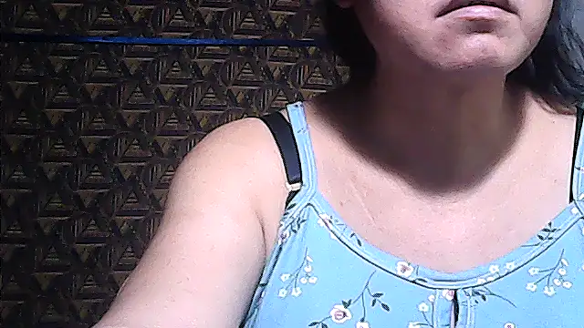 sweetsosie18 online show from May 8, 2:37 am
