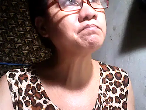 Snapshot of sweetsosie18 chatting on June 11, 3:53 pm sweetsosie18 online show from June 11, 3:53 pm