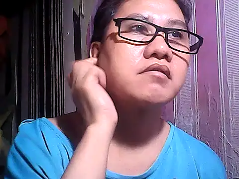 Snapshot of sweetsosie18 chatting on October 24, 3:44 pm sweetsosie18 online show from October 24, 3:44 pm