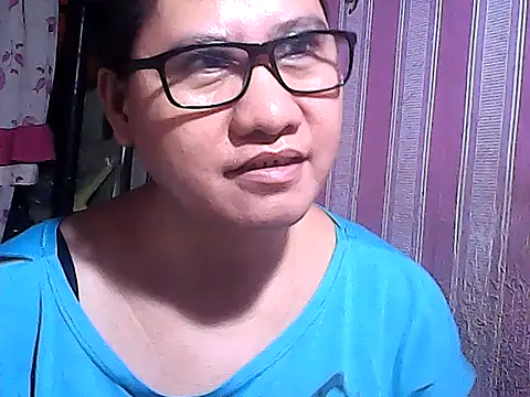 Snapshot of sweetsosie18 chatting on November 11, 12:55 pm sweetsosie18 online show from November 11, 12:55 pm