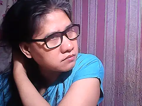 Snapshot of sweetsosie18 chatting on November 19, 4:18 pm sweetsosie18 online show from November 19, 4:18 pm