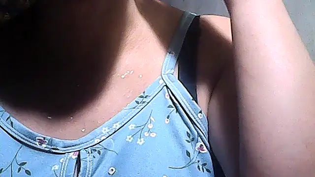 sweetsosie18 online show from December 15, 5:46 am