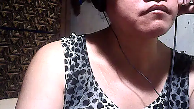 sweetsosie18 online show from March 5, 11:29 am