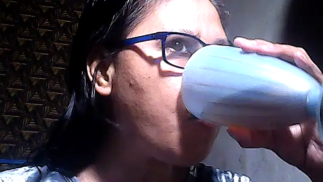 Snapshot of sweetsosie18 chatting on July 5, 9:05 am sweetsosie18 online show from July 5, 9:05 am