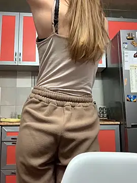 SeducingYoghourt online show from January 19, 3:42 pm