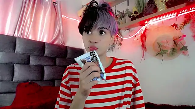 Snapshot of Sweet_Jack1 chatting on March 5, 5:39 pm Sweet Jack1 online show from March 5, 5:39 pm