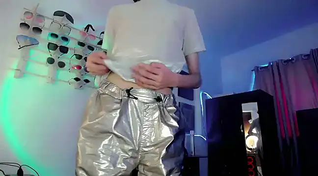 Snapshot of Sweet_Jack1 chatting on March 10, 9:07 pm Sweet Jack1 online show from March 10, 9:07 pm