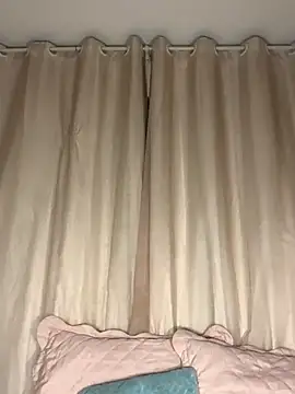 Kaiisa  online show from November 23, 12:20 am