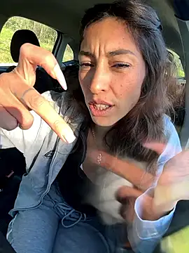 amanilouve online show from January 8, 10:32 am