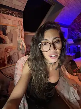 amanilouve online show from March 11, 9:42 pm