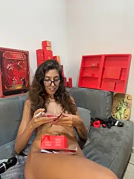 amanilouve online show from March 11, 1:23 pm